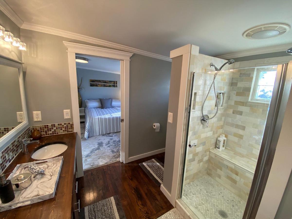 Here It Is! Cool Cape Cod-3 Br-2.5 Bath-12 Guests Olathe Esterno foto