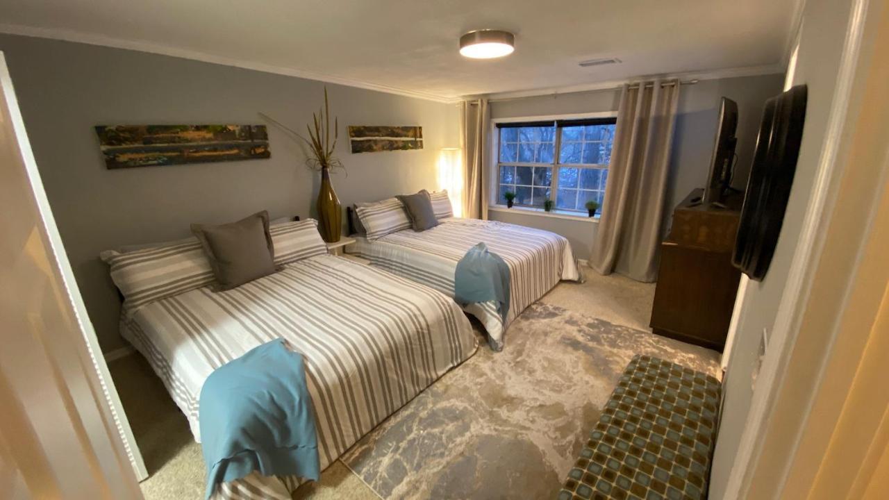 Here It Is! Cool Cape Cod-3 Br-2.5 Bath-12 Guests Olathe Esterno foto