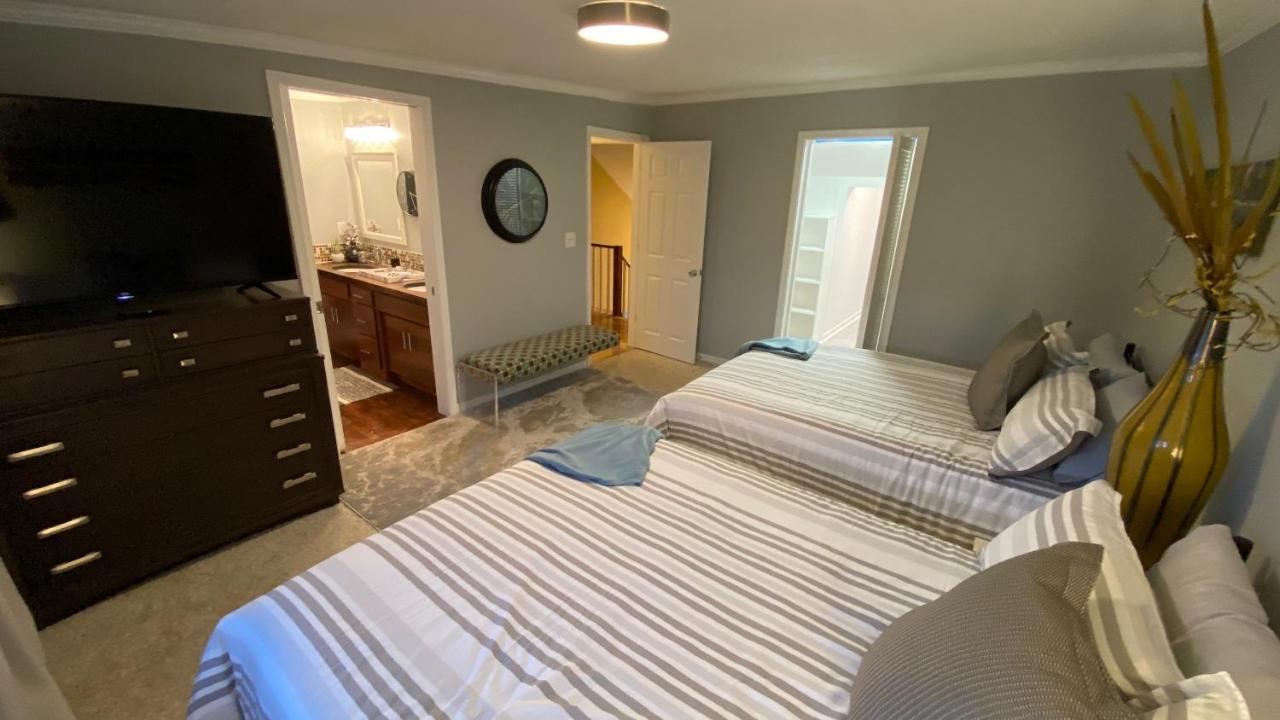 Here It Is! Cool Cape Cod-3 Br-2.5 Bath-12 Guests Olathe Esterno foto